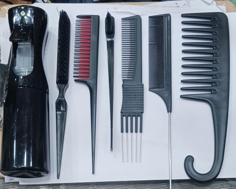 Jeu Coiffeur Baby Hair avec Vaporisateur (7Pcs)